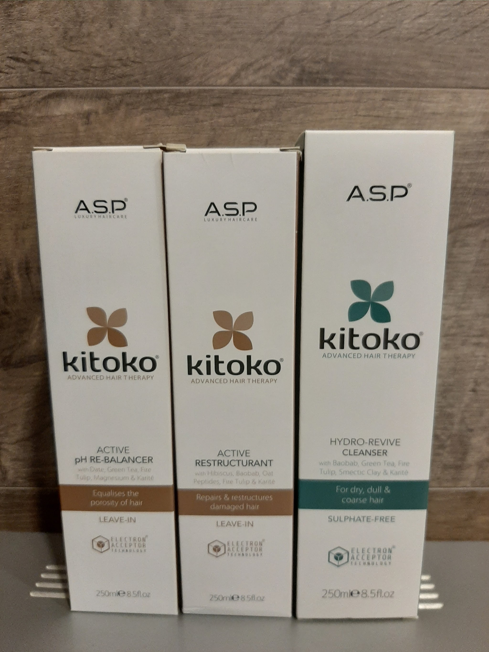 Drie doosjes Kitoko haarverzorging